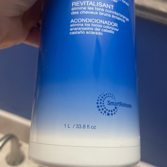 Joico Color Balance Blue Conditioner 33.8 oz. - Picture 4 of 9